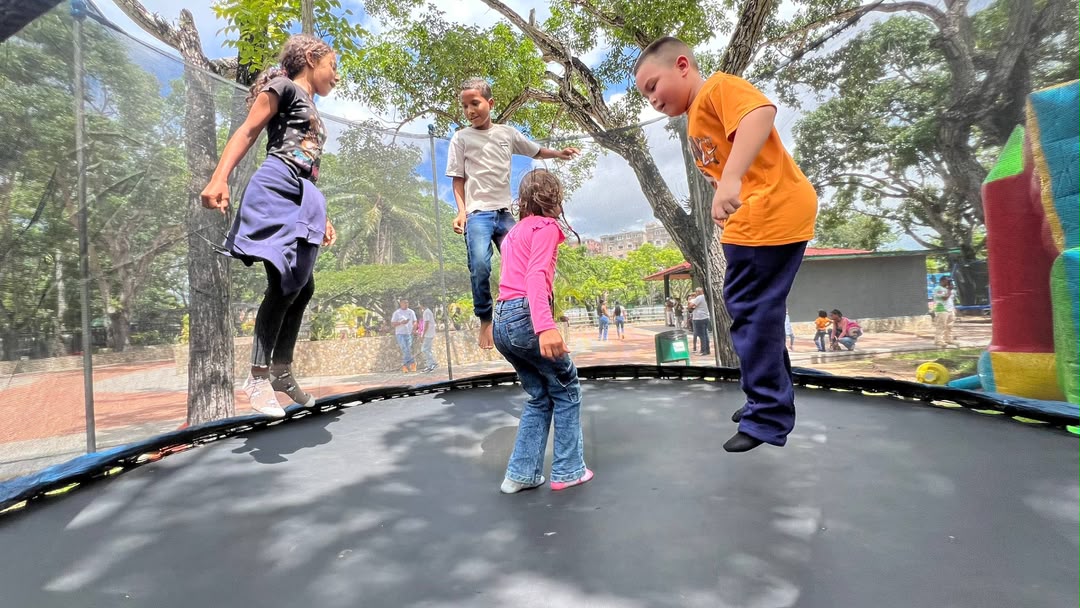 Más de 7 mil niños llenaron de alegría y juegos el Parque La Guaricha en su día 2 ninos5 1