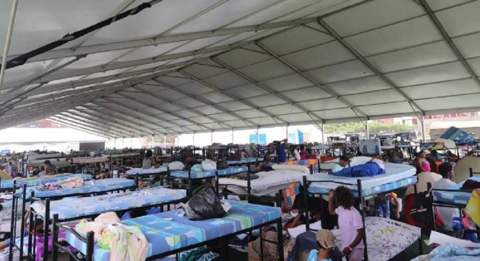 Más de 10 mil personas permanecen en 79 campamentos tras terremotos en Venezuela