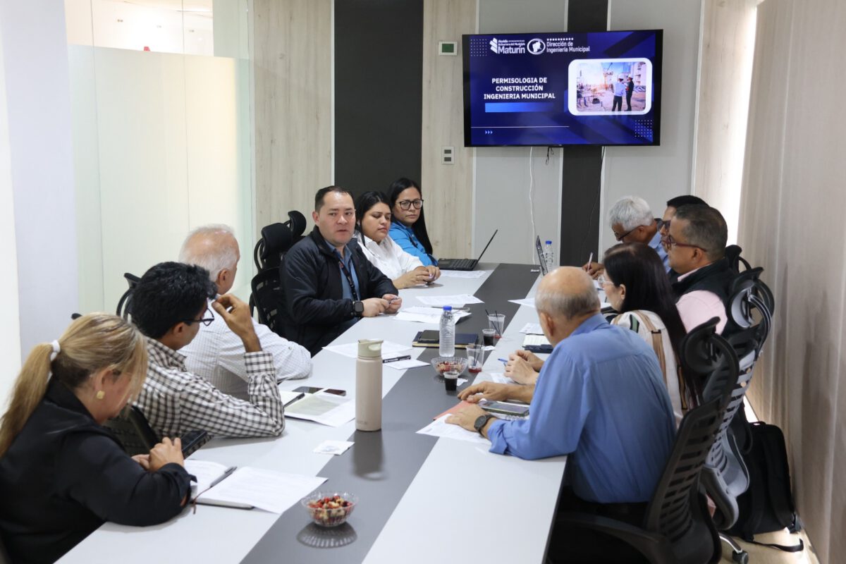 Alcaldía y gremios de la construcción optimizan metodología para impulsar el crecimiento 2 reunion2