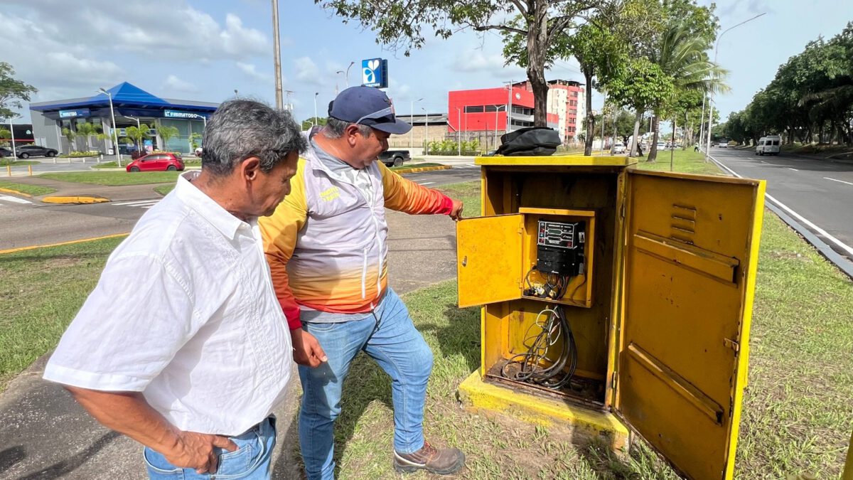 Inicia reactivación de los semáforos en la Avenida Libertador 3 semaforo3