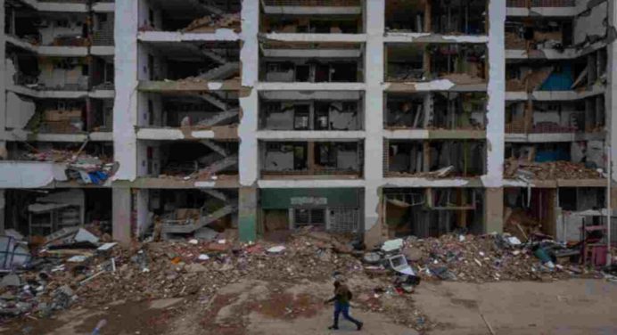 Confirman 3 mil 685 fallecidos por los terremotos