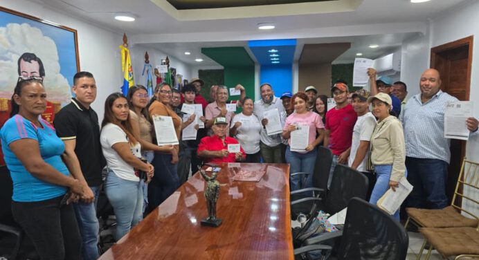 Entregan financiamientos y títulos agrarios a productores de Cedeño