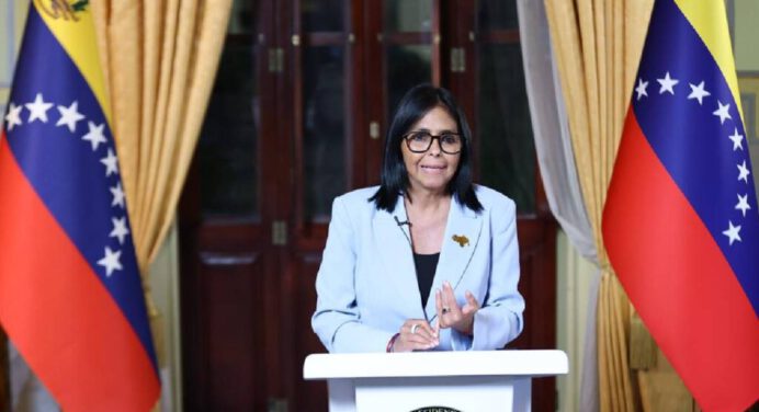 Venezuela mantendrá propiedad del petróleo durante convenio de 25 años con EE.UU.