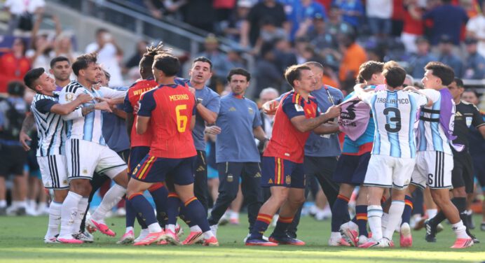 FIFA anunció sanciones a futbolistas tras altercado en la final del Mundial