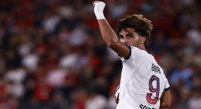 Ferran Torres salvó al PSG en su debut liguero