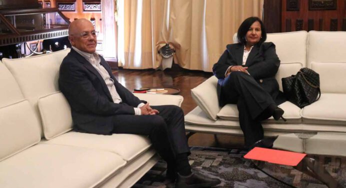 Gobierno y oposición acuerdan reunión la próxima semana y definen equipos