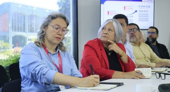 Matrícula escolar alcanza 6 millones; déficit de docentes especialistas disminuye 45.52%