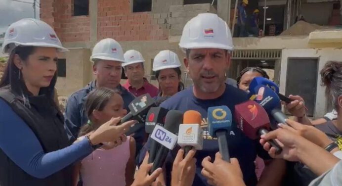 Unas 35 estructuras de La Guaira serán demolidas en los próximos días