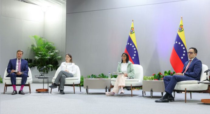 Delcy Rodríguez anuncia simplificación de trámites para exportaciones en Venezuela
