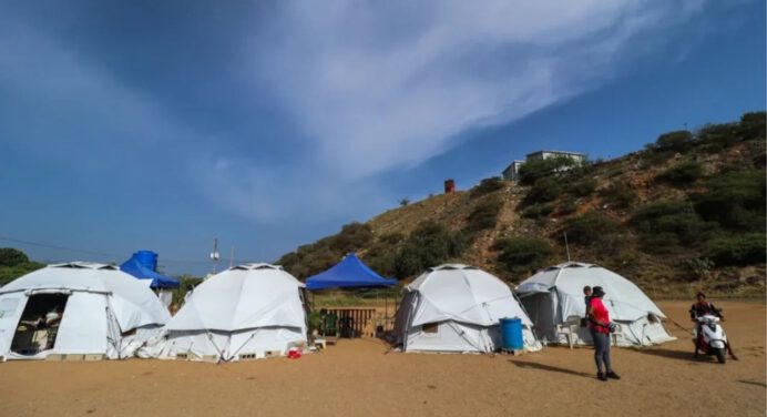 Afectados por el doble terremoto piden lonas, toldos y carpas para refugio