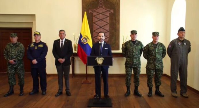 De la Espriella presentó nueva cúpula militar para combatir el crimen en Colombia