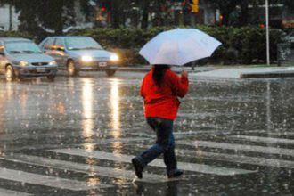 lluvias con descargas eléctricas.