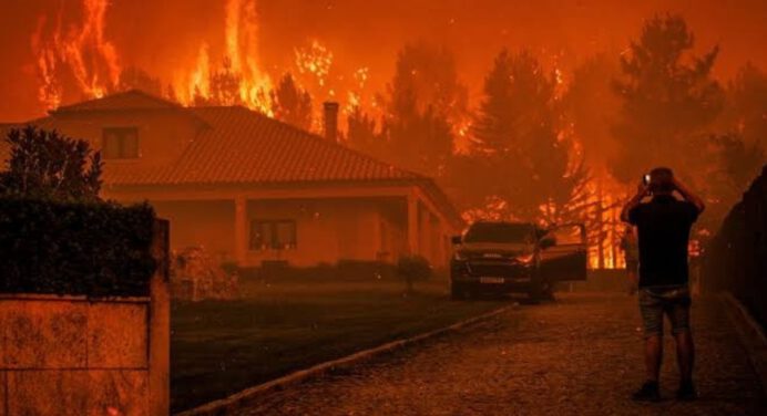 Portugal combate cuatro incendios y enfrenta el aumento de las temperaturas