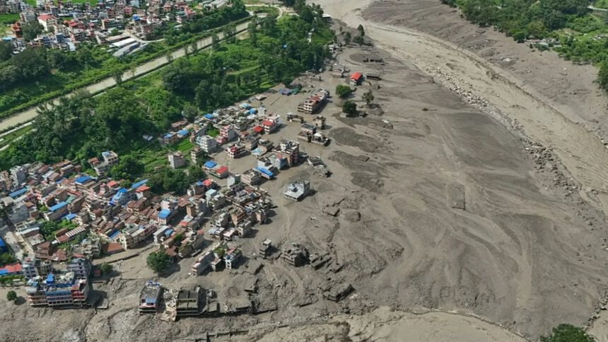 Riada en Nepal: Suben a 55 los muertos y a 403 los desaparecidos 1 riada