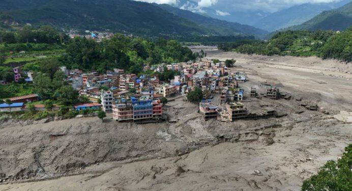 Tragedia en Nepal: La cifra de muertos por la riada asciende a 359
