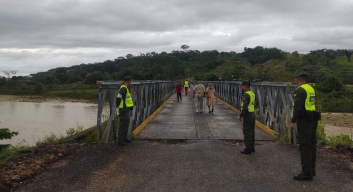 Colapsa el puente que conecta Táchira y Apure: paso vehicular se encuentra restringido