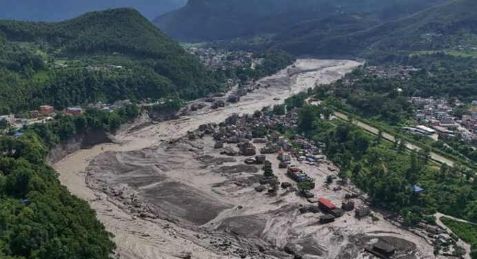 Nepal eleva a 538 los fallecidos en la riada