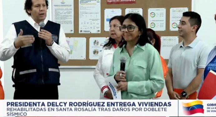 Delcy Rodríguez entrega 212 viviendas rehabilitadas en la parroquia Santa Rosalía