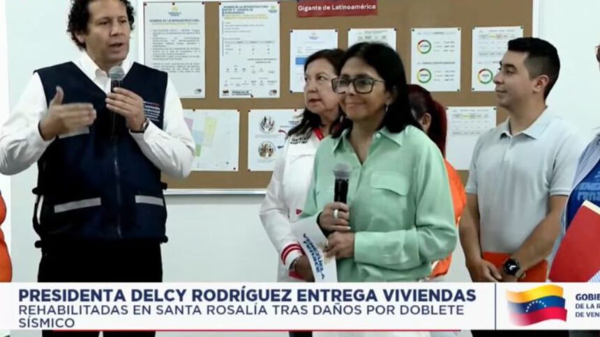 Delcy Rodríguez entrega 212 viviendas rehabilitadas en la parroquia Santa Rosalía 1 viviendas