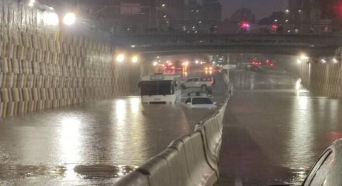 Lluvias en Caracas dejan cinco personas fallecidas y 173 incidencias