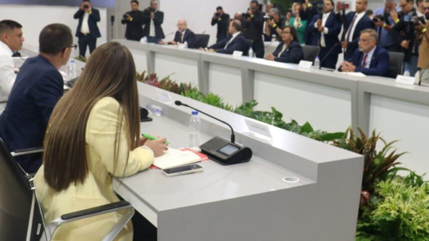 Diálogo entre gobierno y oposición se declaró en sesión permanente hasta el #12Ago 1 diálogo