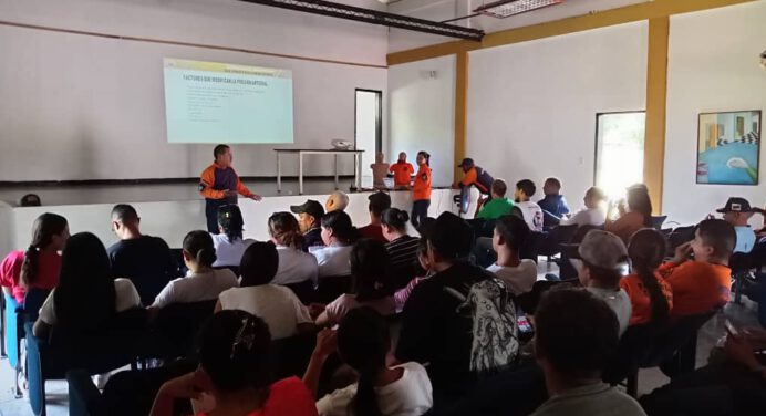 Protección Civil impulsa formación preventiva en entes públicos de Santa Bárbara