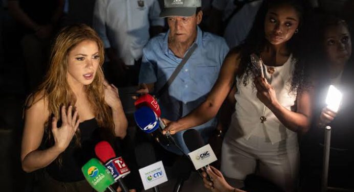Shakira reconstruirá universidad y 10 colegios afectados por el terremoto en Chocó