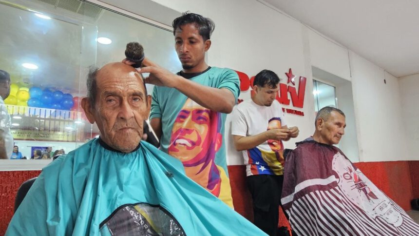 Adultos mayores de Maturín recibieron asistencia social en el Psuv 1 abuelo