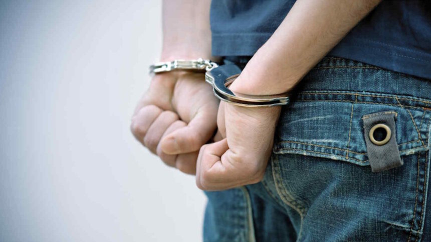Detenido adolescente por intentar asesinar a su madre con un destornillador 1 adolescente detenido