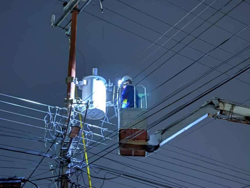 Alumbrado público atiende averías eléctricas ante fuertes lluvias 1 alcaldía