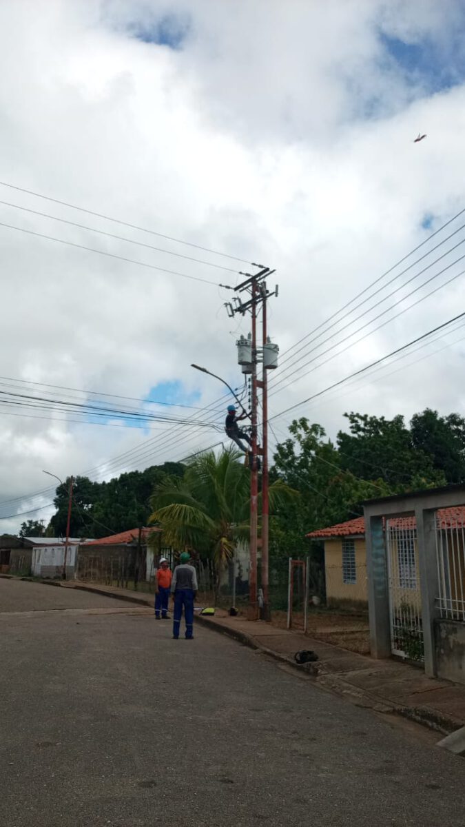 Avanza plan de mejoras en sistema de alumbrado público en Santa Bárbara 2 alumbrado2