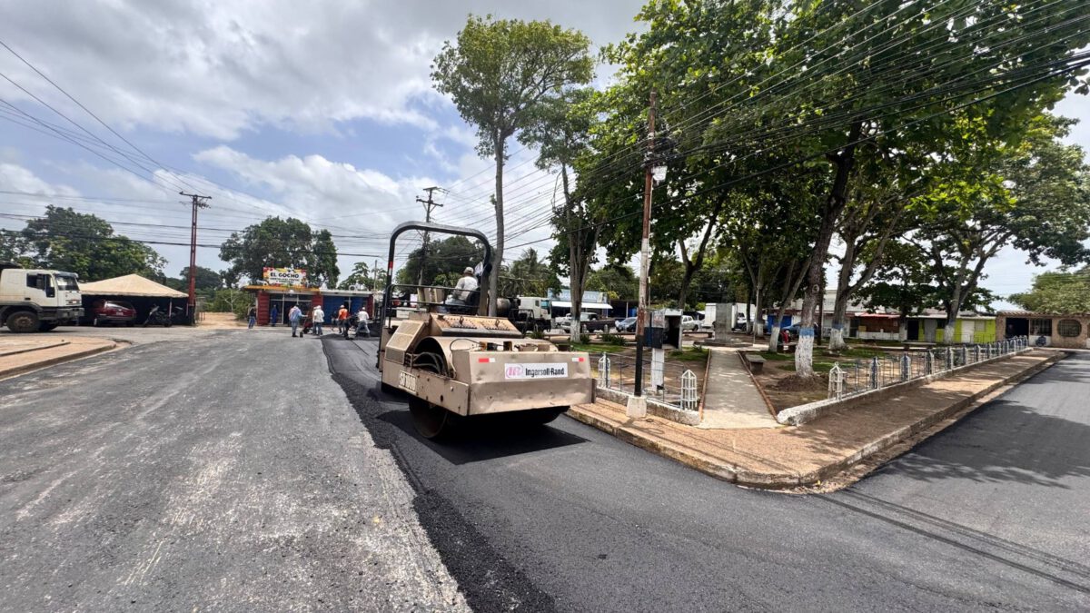 Plan de asfaltado supera el 50 % de ejecución en la parroquia La Cruz 2 asfaltado 2