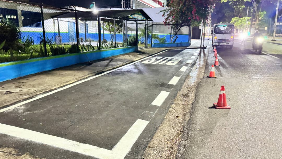 Aplican más de 100 toneladas de asfalto en la Avenida Bolívar de Maturín 3 asfalto2 2