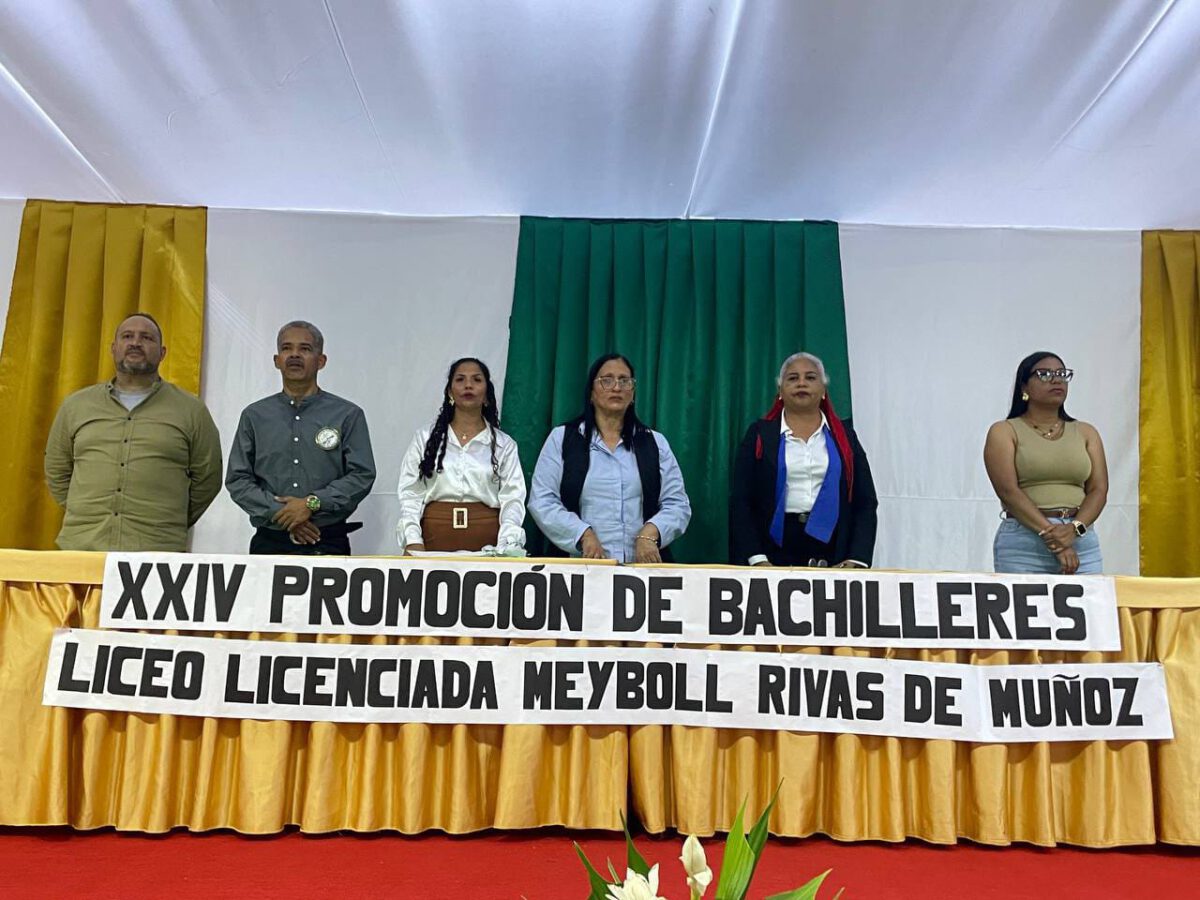 Liceo Benjamín Briceño Marten graduó 100 nuevos bachilleres en Santa Bárbara 2 bachiller2