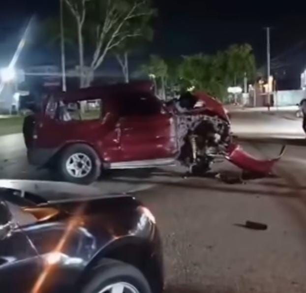 Un lesionado deja colisión en la avenida Alirio Ugarte Pelayo 3 camioneta