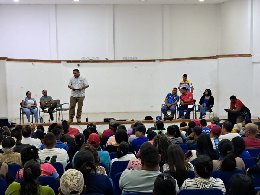 En Cedeño realizan conversatorio sobre guerra cognitiva 1 Cedeño