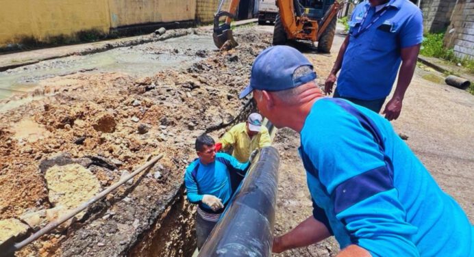 Sustituyen 9 metros de colector para aguas servidas en Godofredo González