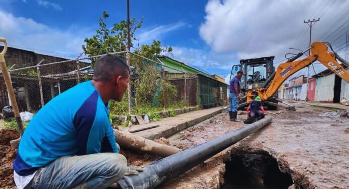 Sustituyen 10 metros de colector en el sector El Paraíso de Maturín