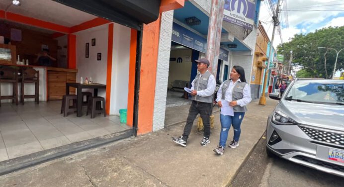 Iamam sanciona a comerciantes de la Avenida Rivas por incumplir horario de recolección