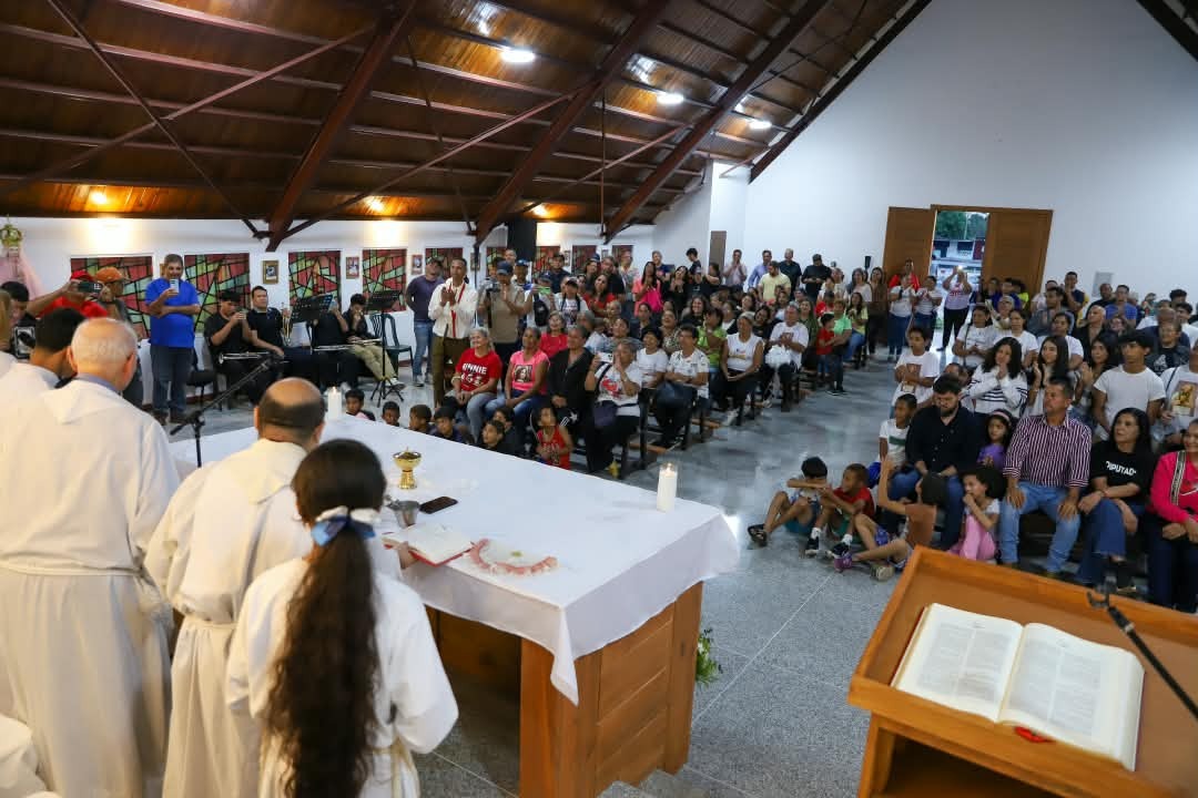 Feligreses de La Gran Victoria celebran reapertura de la iglesia Juan María Vianney 2 iglesia2 1