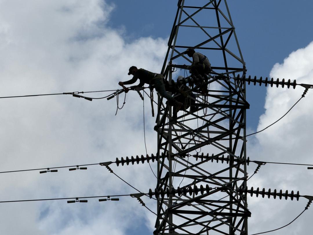 Municipios Punceres y Bolívar ya tienen energía eléctrica al 100 % 5 instalacion1