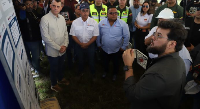 Ministros de Obras Públicas, Energía y Aguas evalúan plan de contingencia eléctrica en Bolívar y Punceres