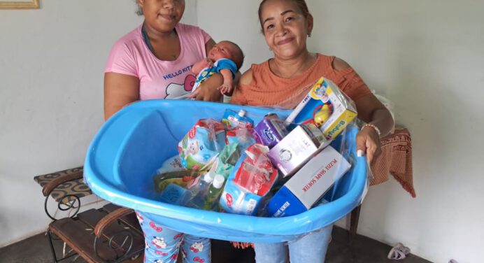 Alcaldía de Cedeño brinda asistencia integral a madre proveniente de La Guaira