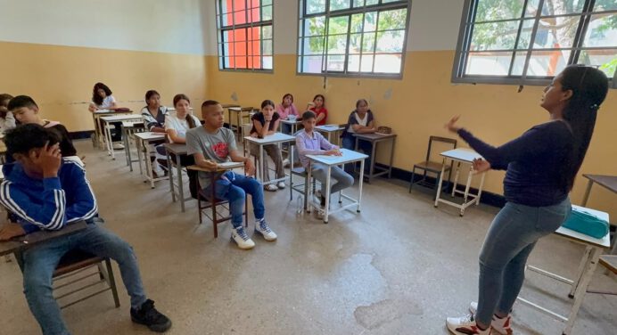 En Monagas arranca curso vacacional de inglés, química y matemáticas