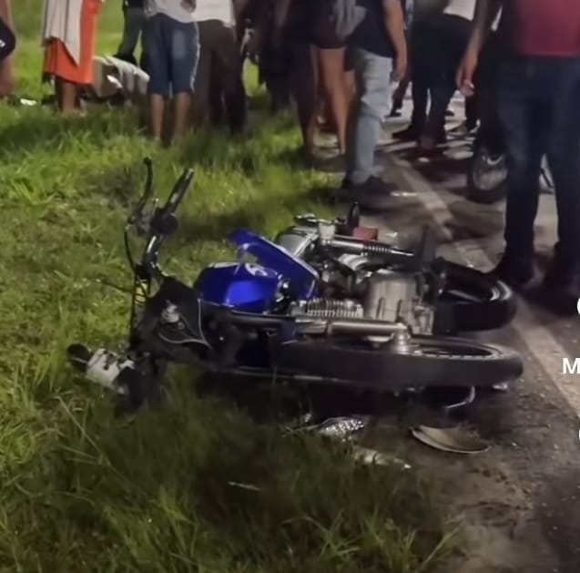 Un muerto y dos heridos deja choque de motos en la avenida Raúl Leoni 1 moto