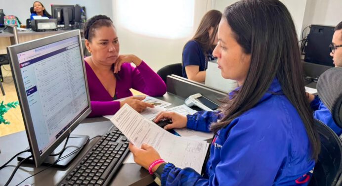 El 62 % de los contribuyentes cumple con sus obligaciones tributarias