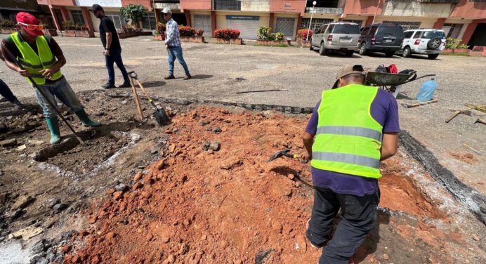 ​Comenzó construcción de paradas de transporte en la Avenida Libertador