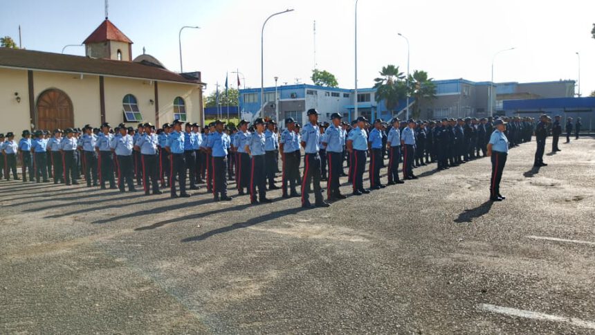 policía