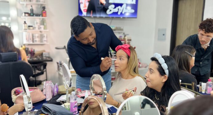 Saúl Mendoza confirma nueva fecha para su exitoso taller de automaquillaje