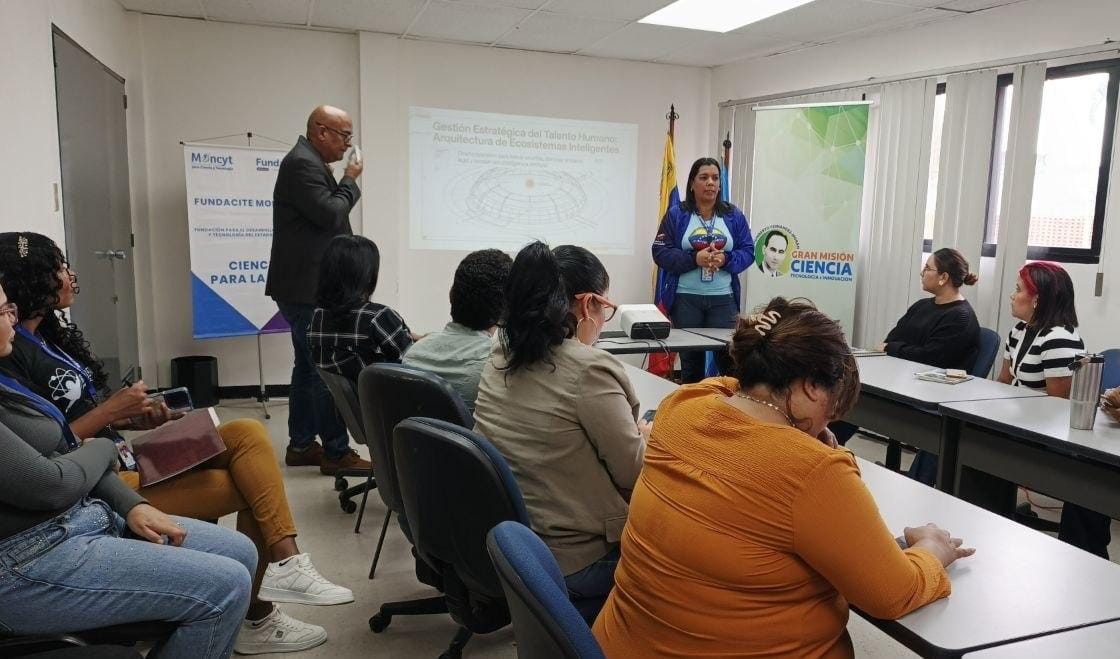 Dictan taller sobre el impacto de la IA en la gerencia del talento humano 3 taller1111